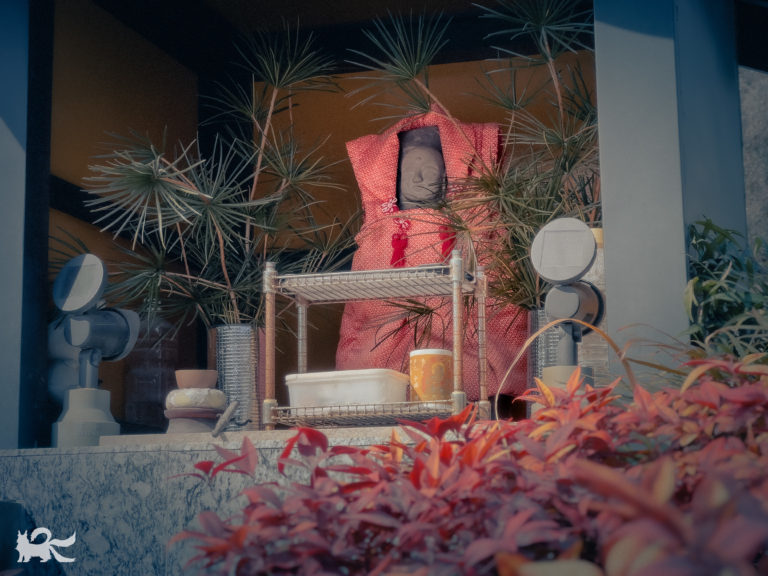 よく行く農産物直売所にあるお地蔵様